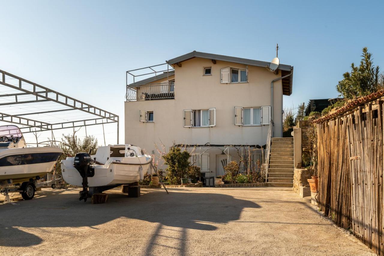 Apartments With A Parking Space Lopar, Rab - 14070 Екстериор снимка