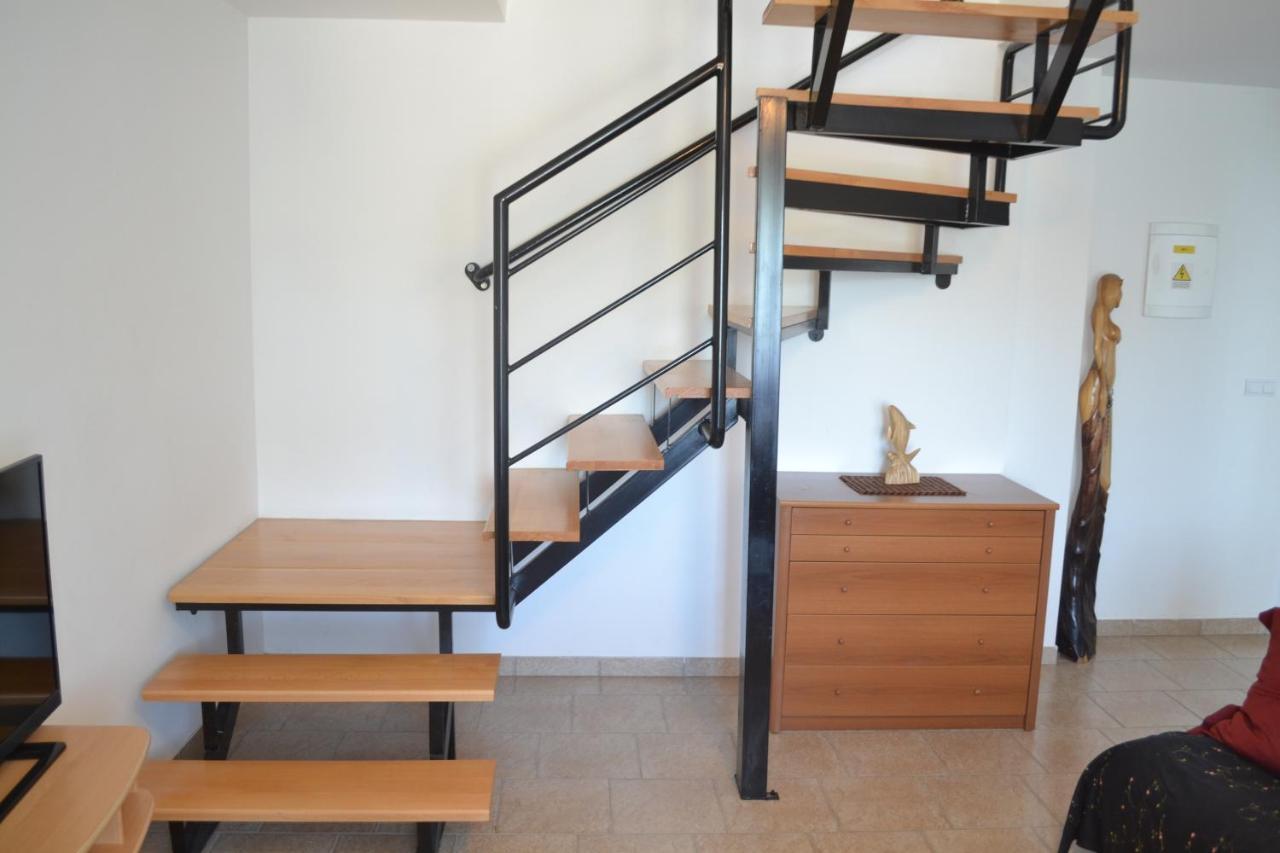 Apartments With A Parking Space Lopar, Rab - 14070 Екстериор снимка