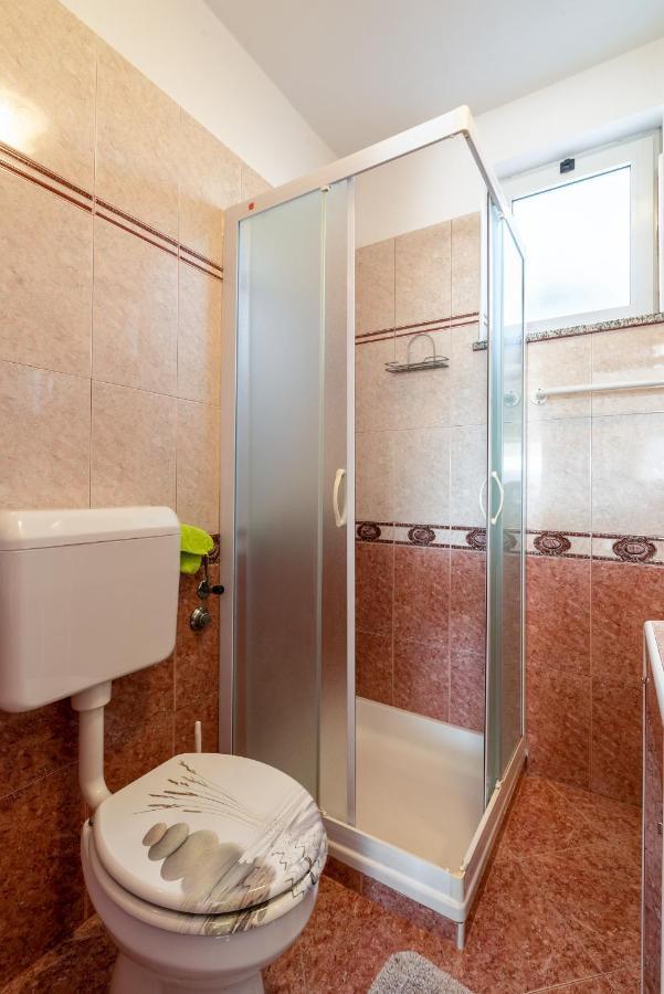 Apartments With A Parking Space Lopar, Rab - 14070 Екстериор снимка