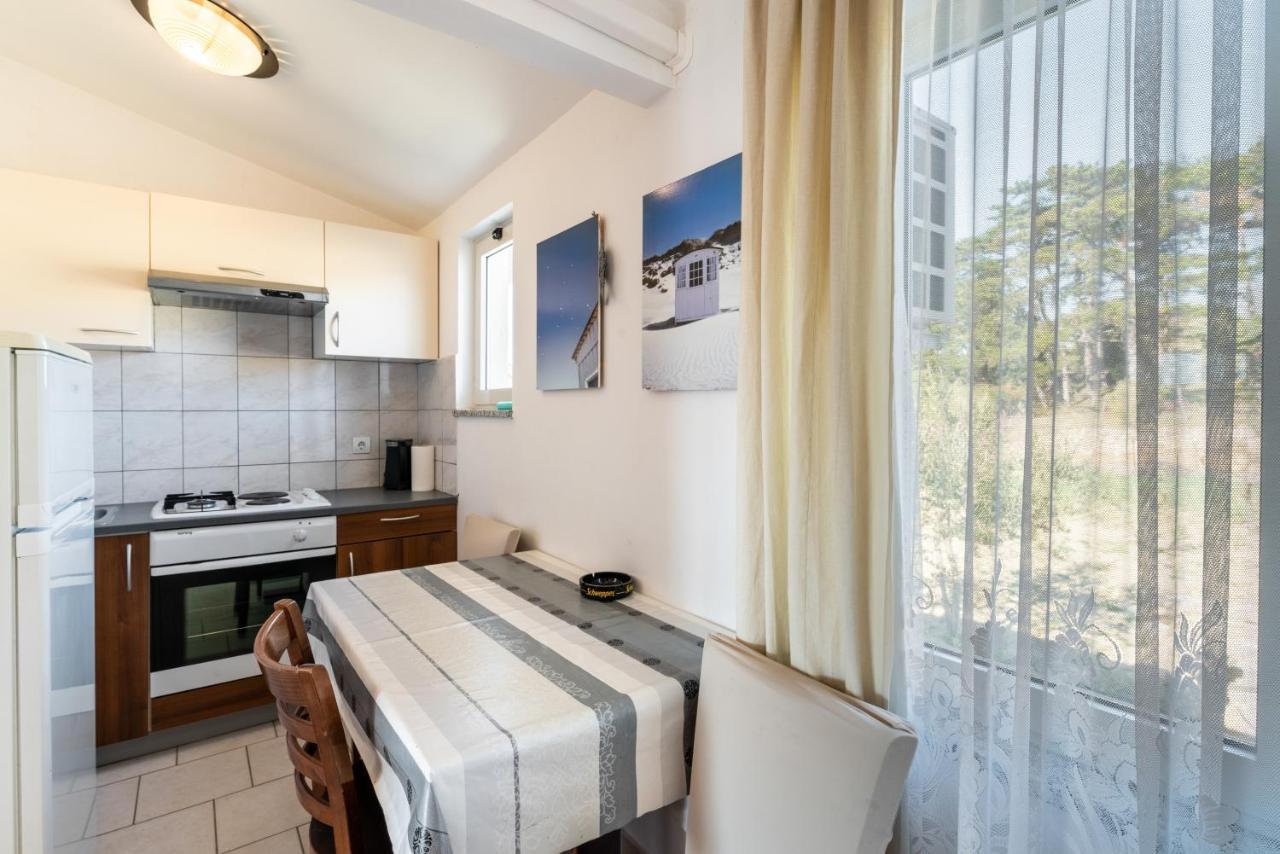 Apartments With A Parking Space Lopar, Rab - 14070 Екстериор снимка