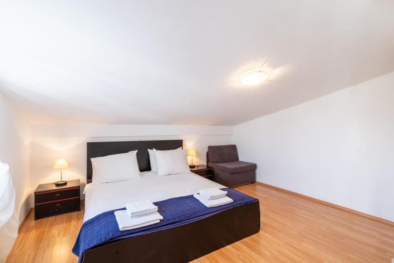 Apartments With A Parking Space Lopar, Rab - 14070 Екстериор снимка