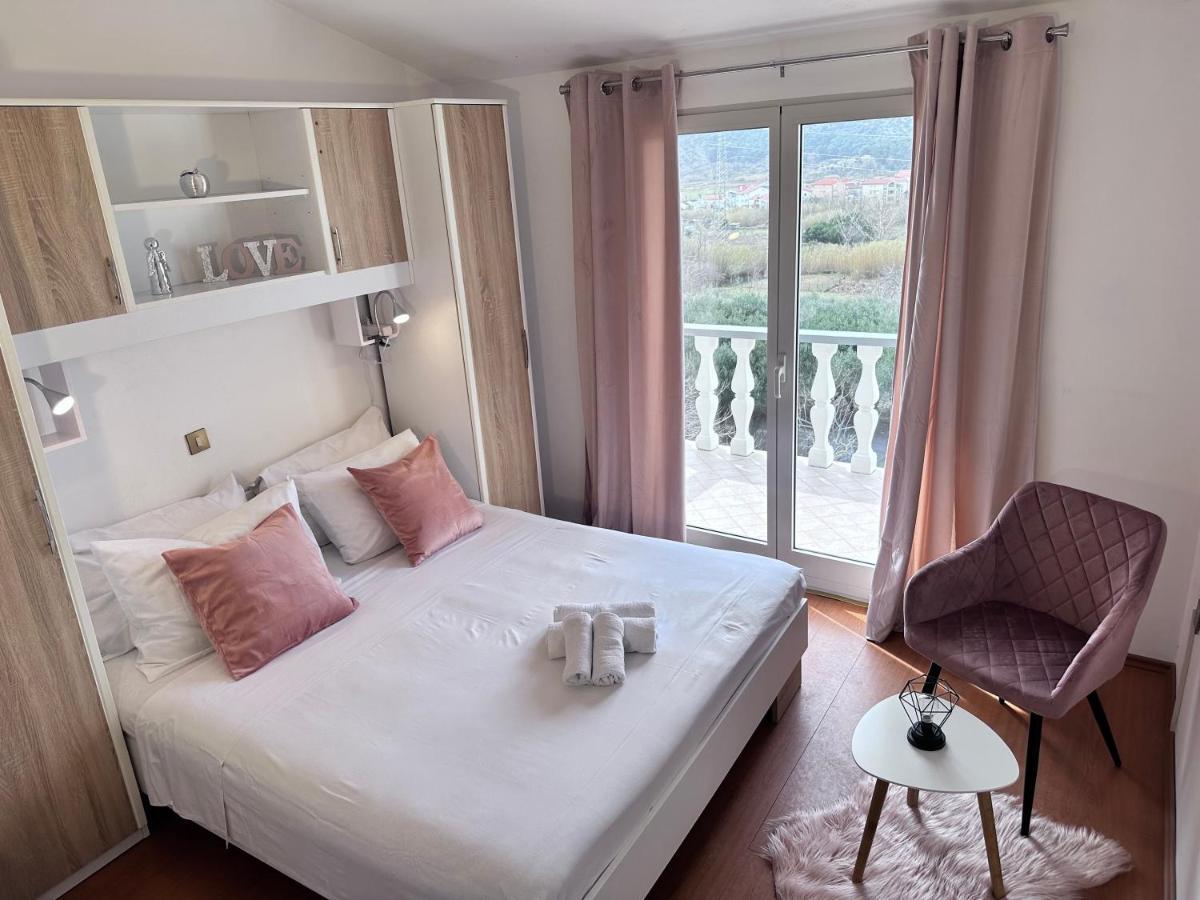 Apartments With A Parking Space Lopar, Rab - 14070 Екстериор снимка