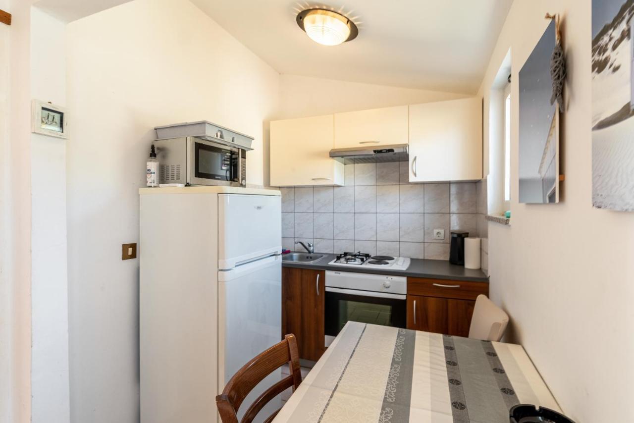 Apartments With A Parking Space Lopar, Rab - 14070 Екстериор снимка