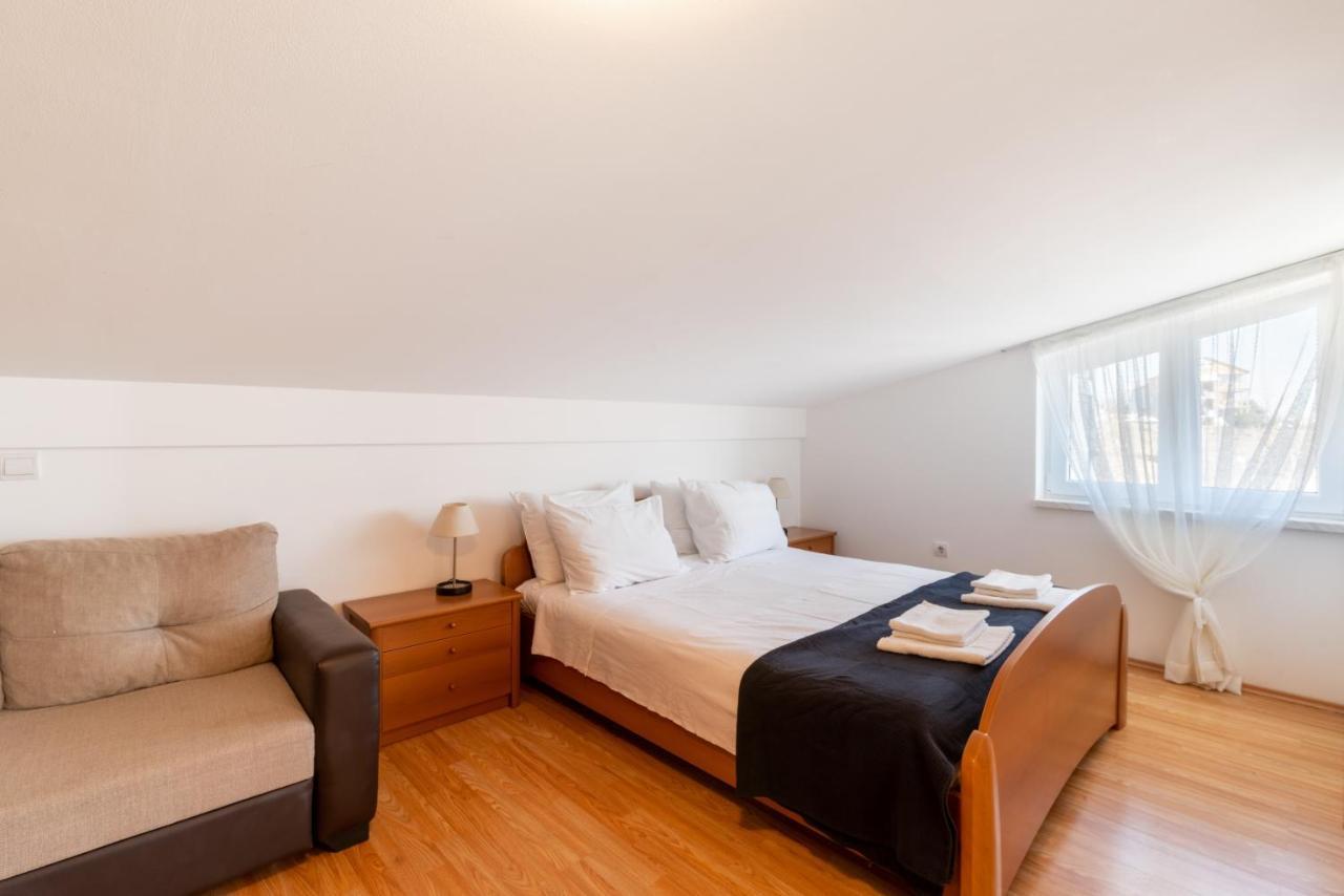 Apartments With A Parking Space Lopar, Rab - 14070 Екстериор снимка