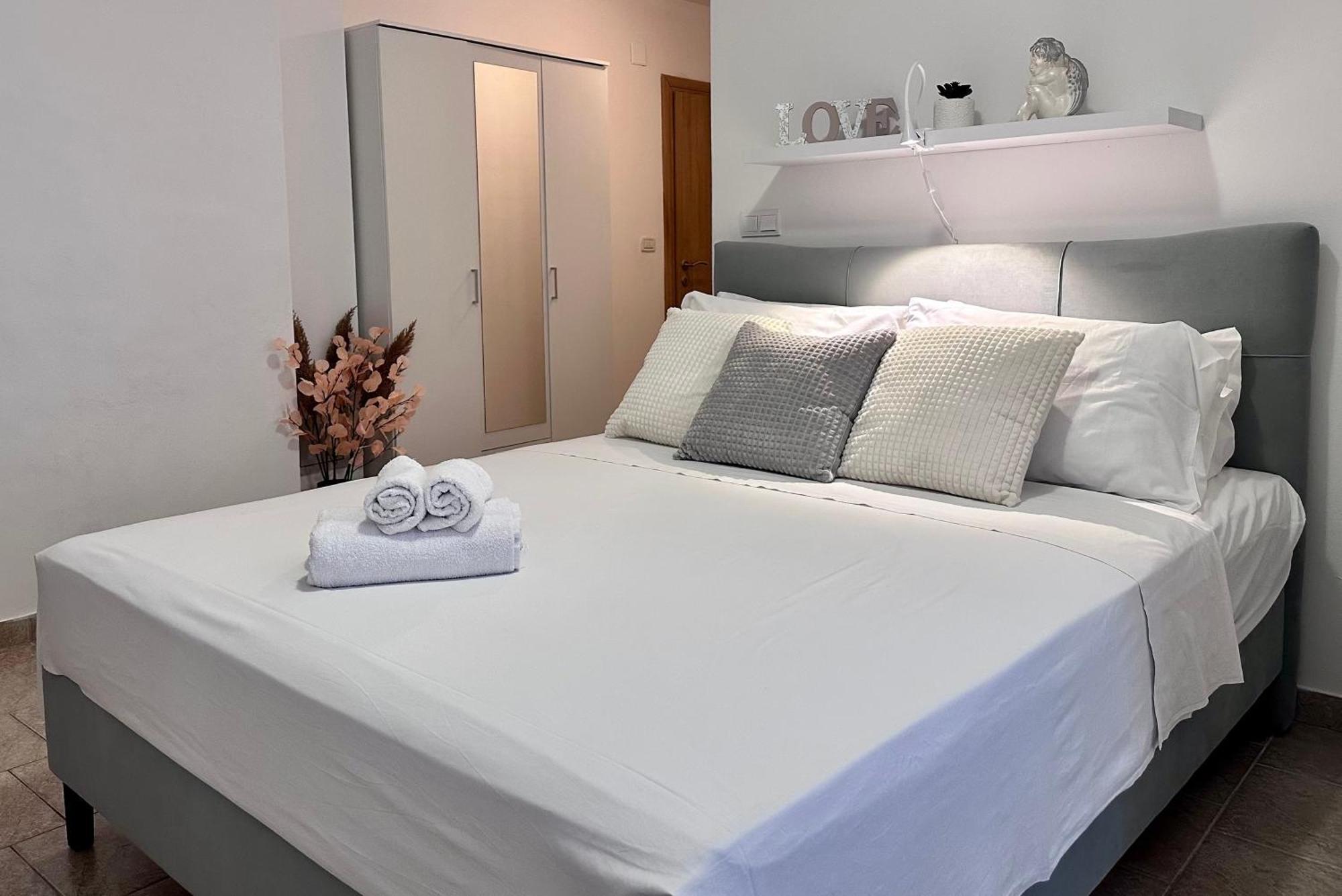 Apartments With A Parking Space Lopar, Rab - 14070 Стая снимка