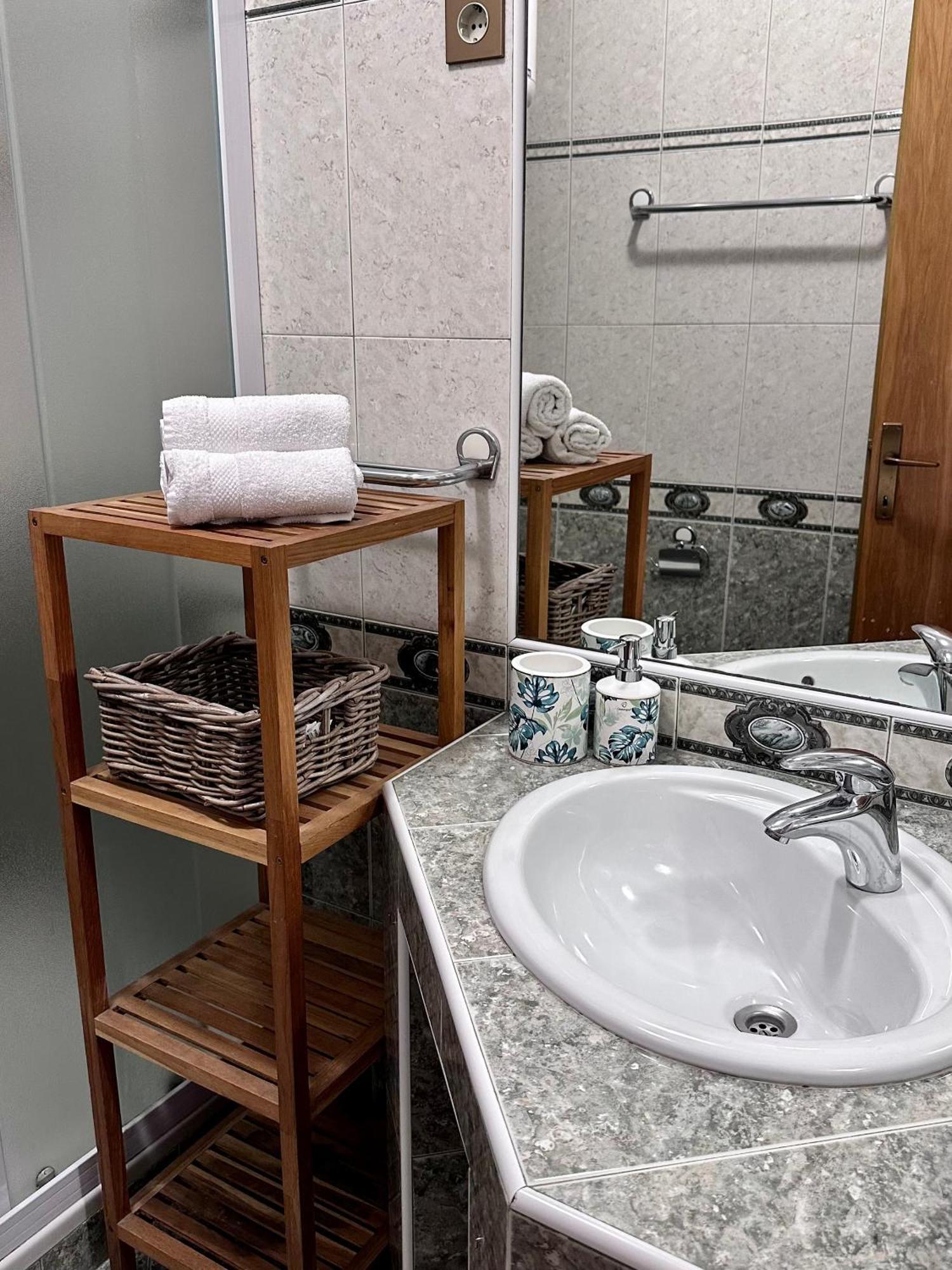 Apartments With A Parking Space Lopar, Rab - 14070 Стая снимка